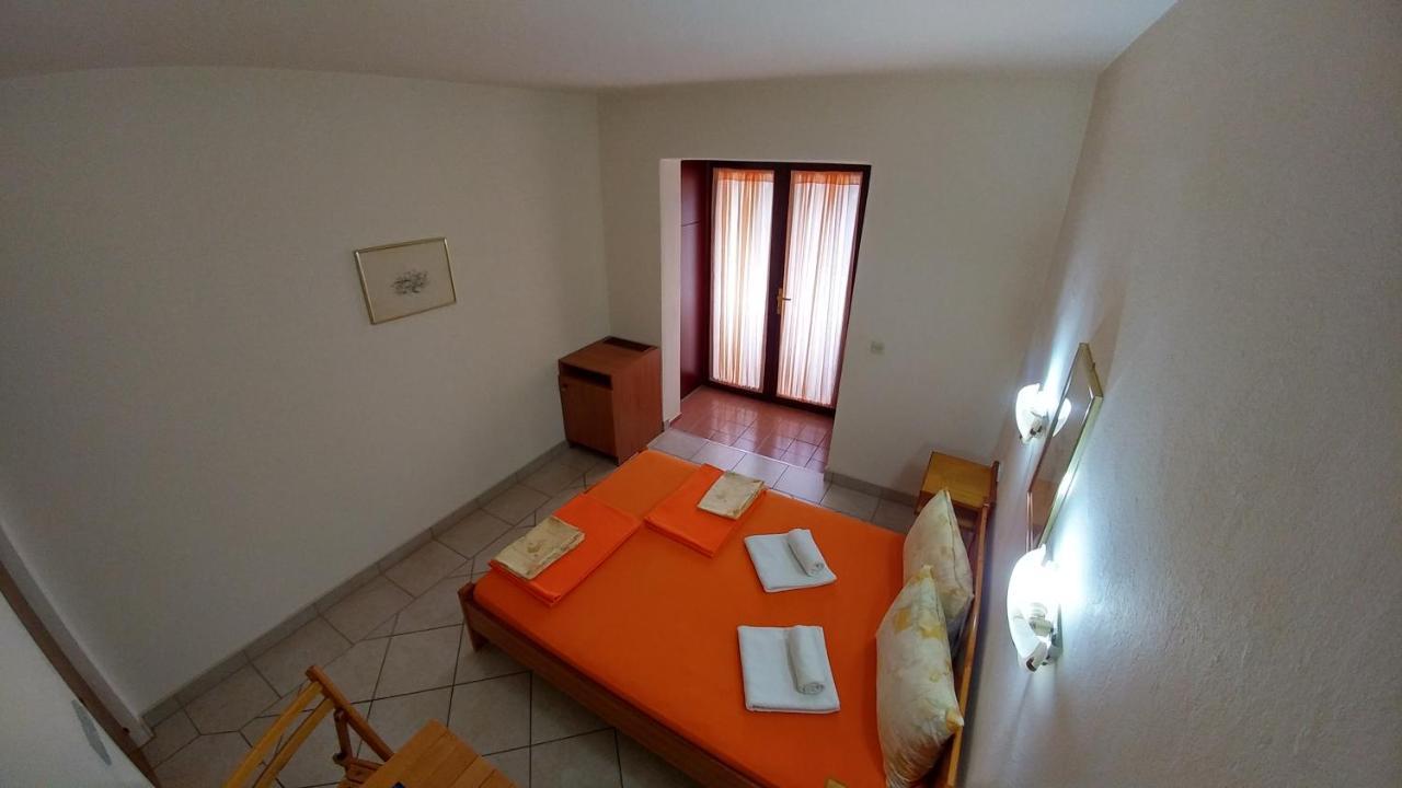 Apartments And Rooms Bova Baska  Exterior photo