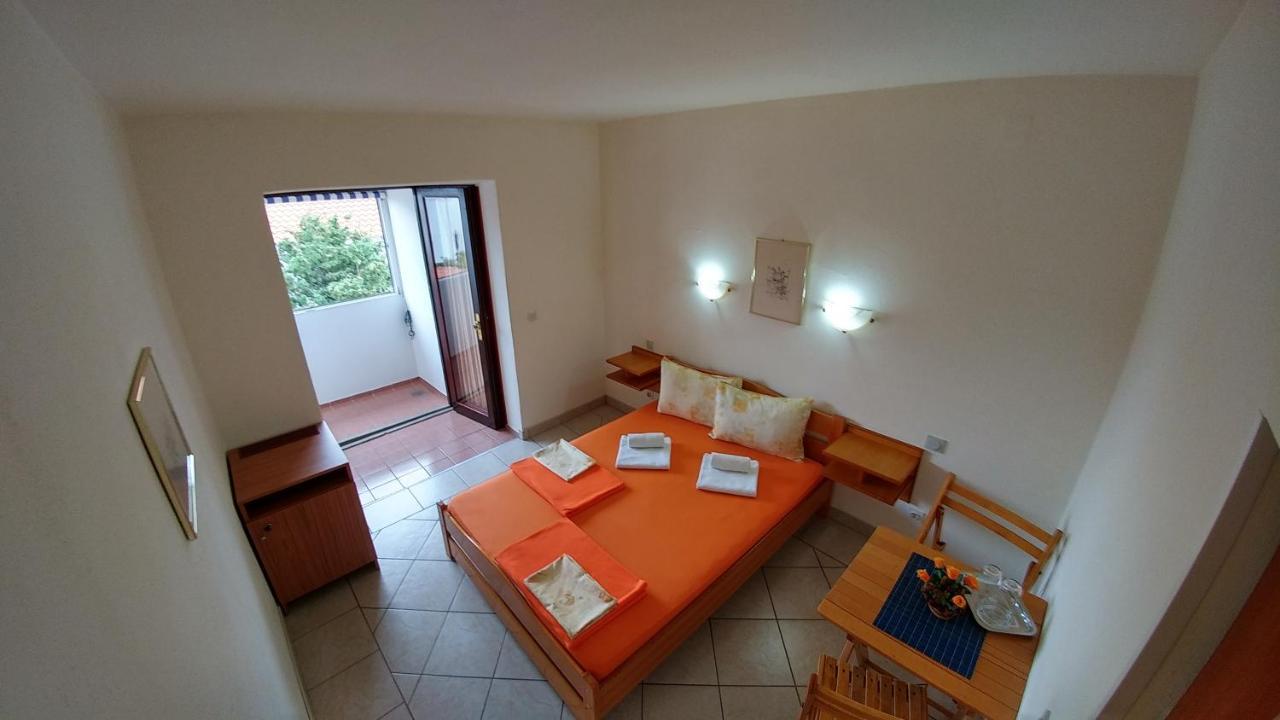Apartments And Rooms Bova Baska  Exterior photo