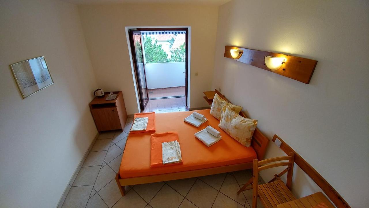 Apartments And Rooms Bova Baska  Exterior photo